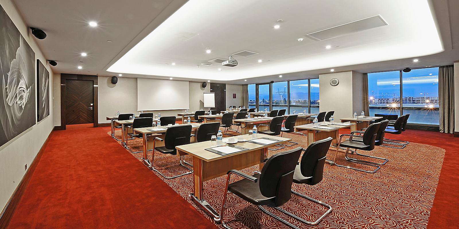 Crowne Plaza Convention Center & Thermal Spa