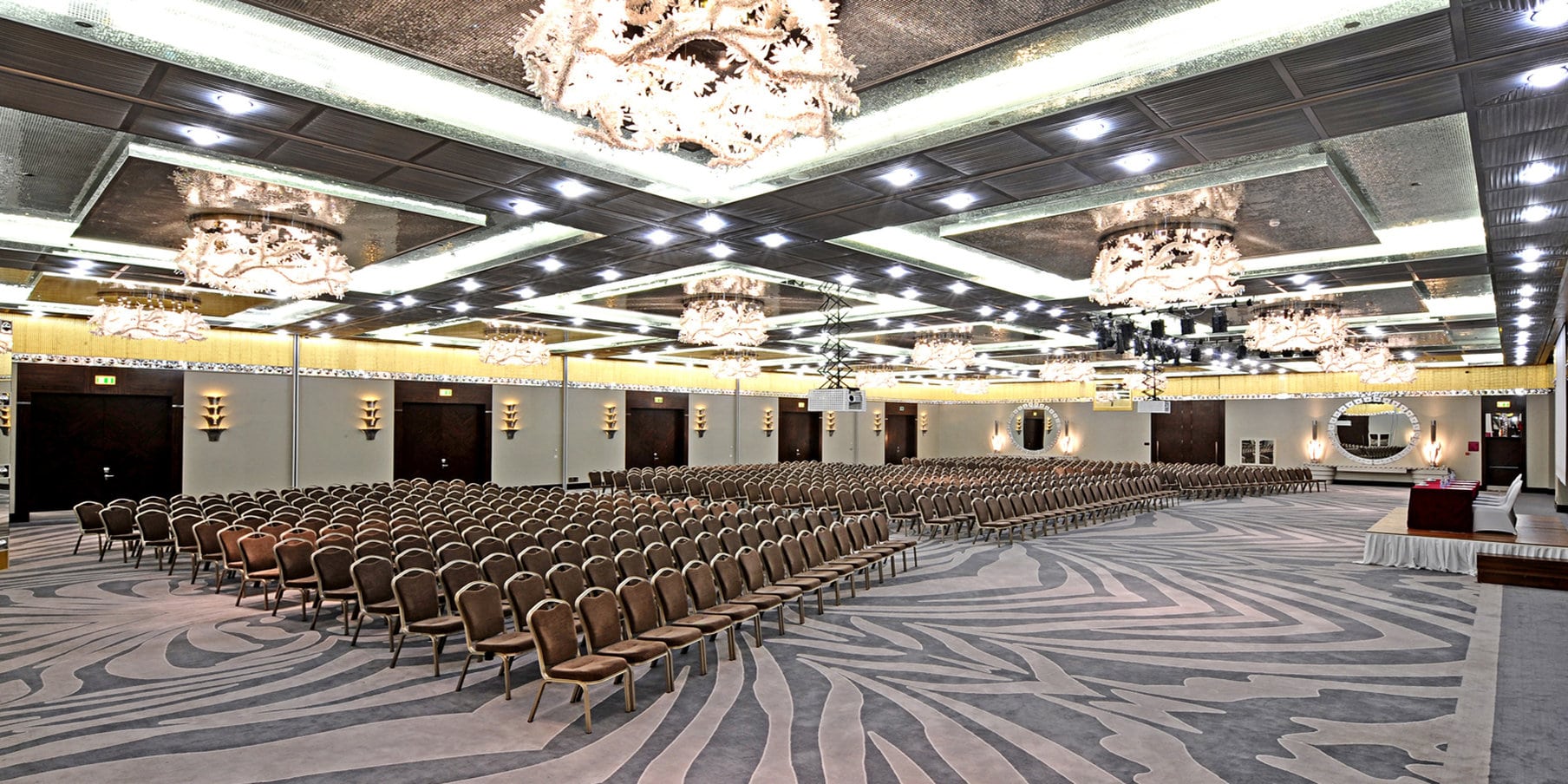 Crowne Plaza Convention Center & Thermal Spa