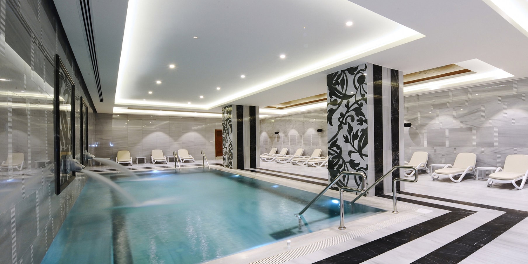 Crowne Plaza Convention Center & Thermal Spa