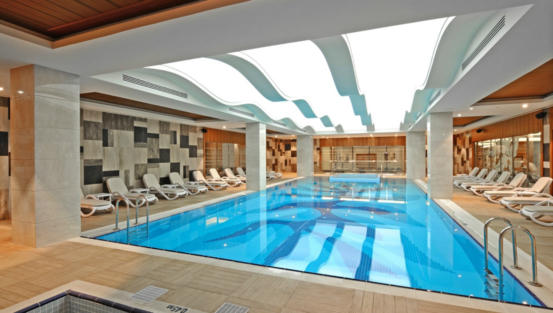 Crowne Plaza Convention Center & Thermal Spa