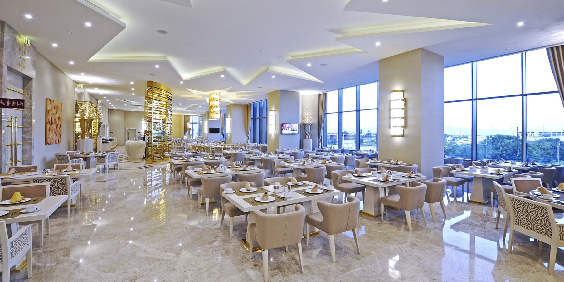 Crowne Plaza Convention Center & Thermal Spa