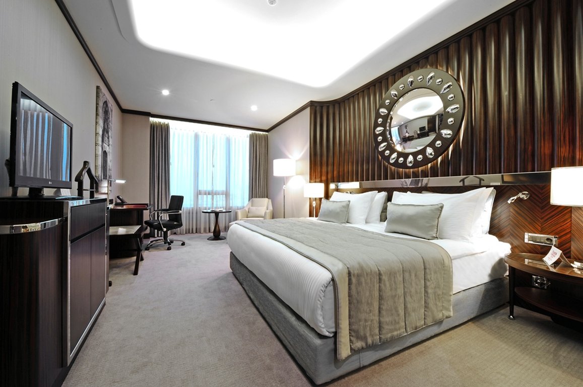 Crowne Plaza Convention Center & Thermal Spa