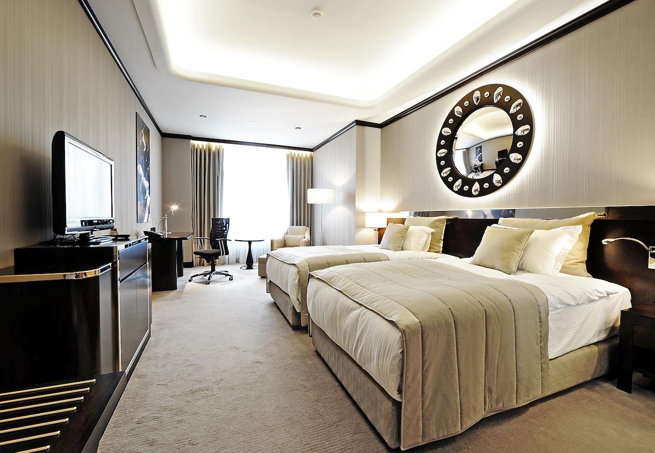 Crowne Plaza Convention Center & Thermal Spa