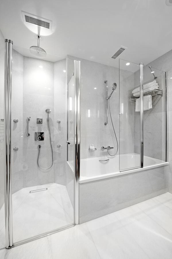 Crowne Plaza Convention Center & Thermal Spa