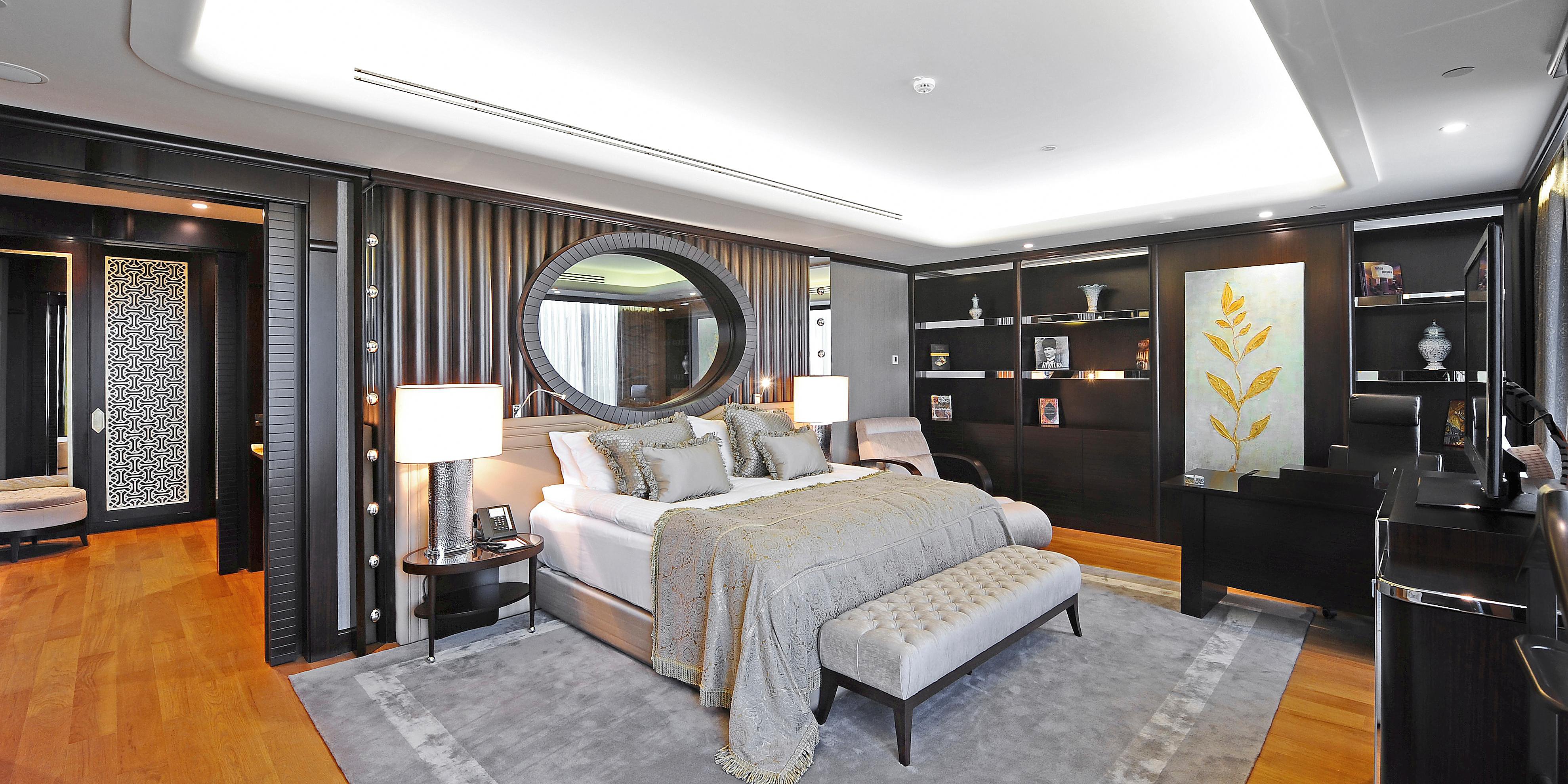 Crowne Plaza Convention Center & Thermal Spa