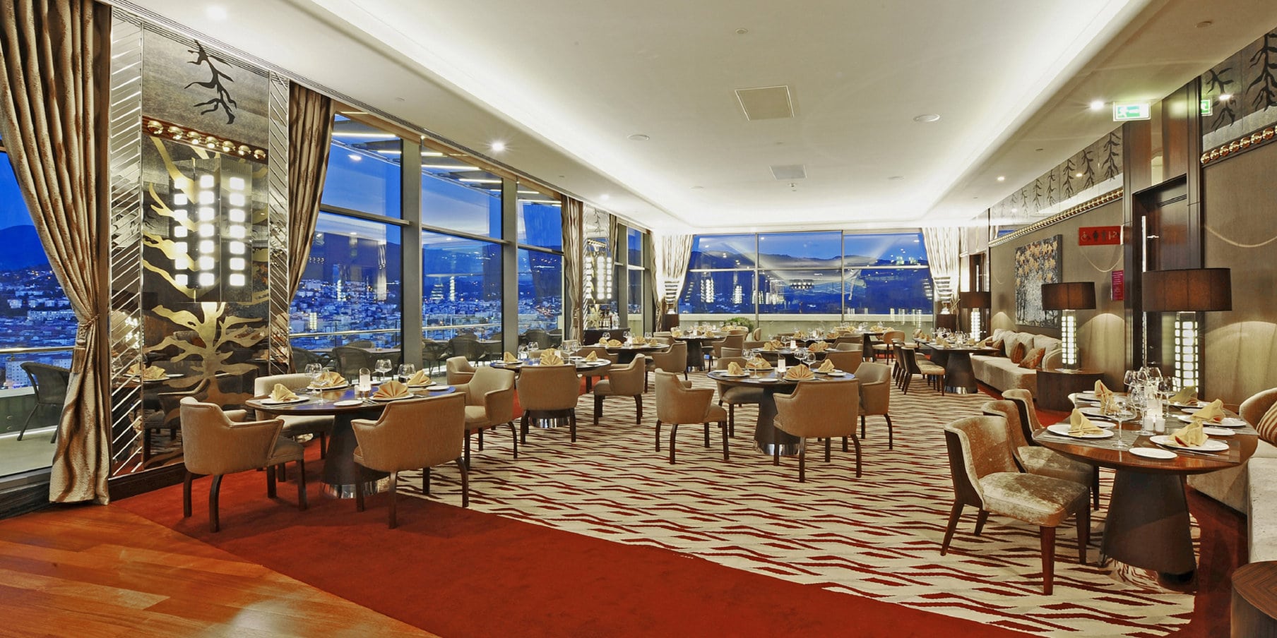 Crowne Plaza Convention Center & Thermal Spa