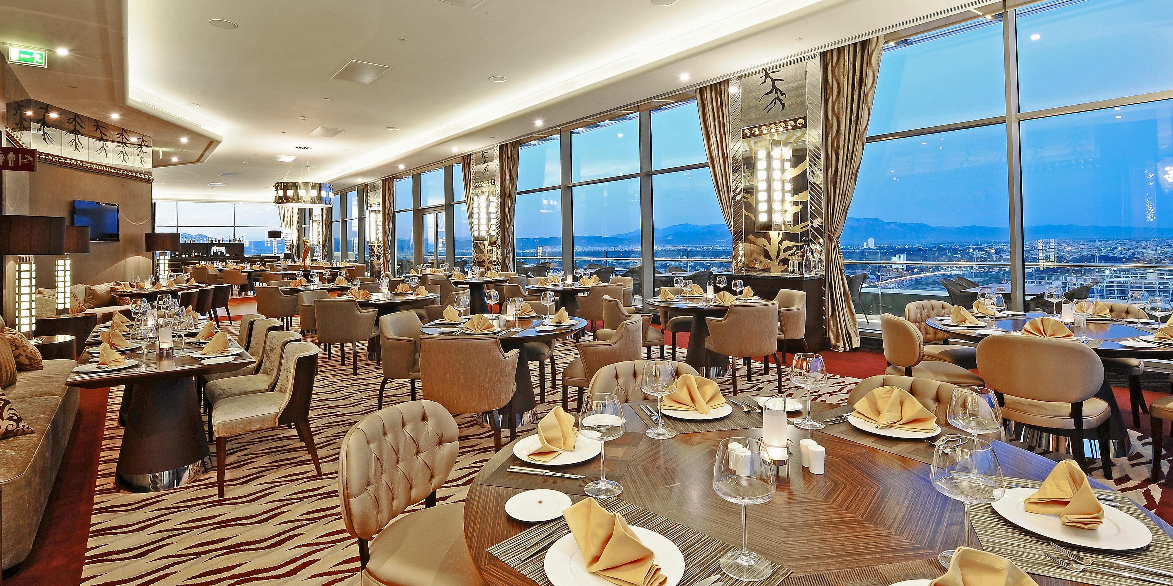 Crowne Plaza Convention Center & Thermal Spa